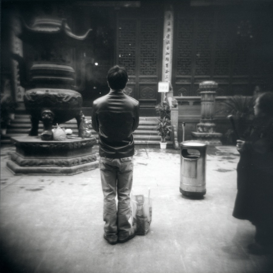 Worshipper, Shanghai 2005